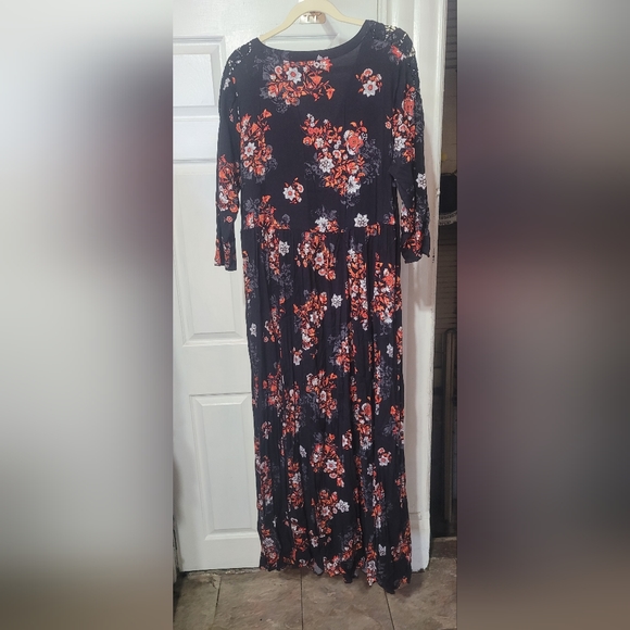 Torrid floral dress - Picture 2 of 3